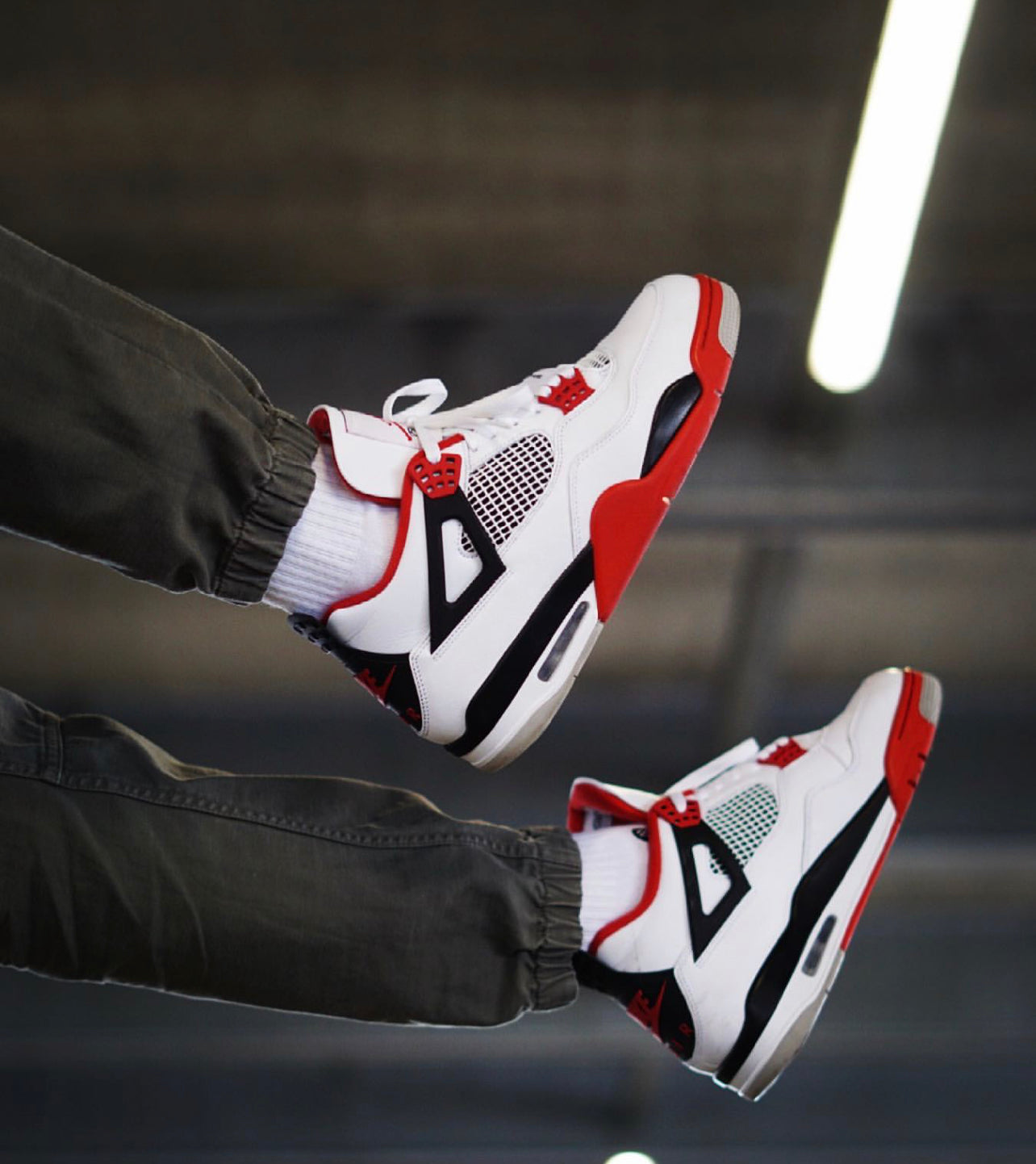 Air Jordan 4 Retro “Fire Red”