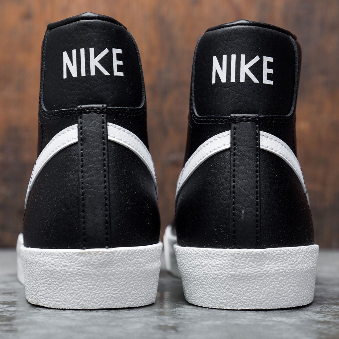 Blazer Mid “ Vintage Black /White “