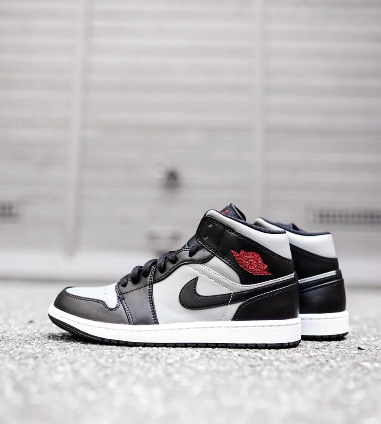 Air Jordan 1 Mid “ Shadow Red “