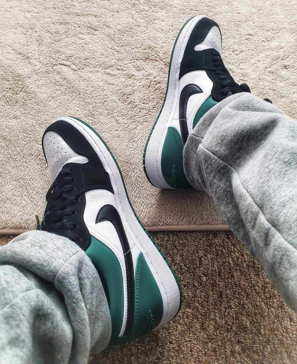 Air Jordan 1 Retro Low “Mystic Green”