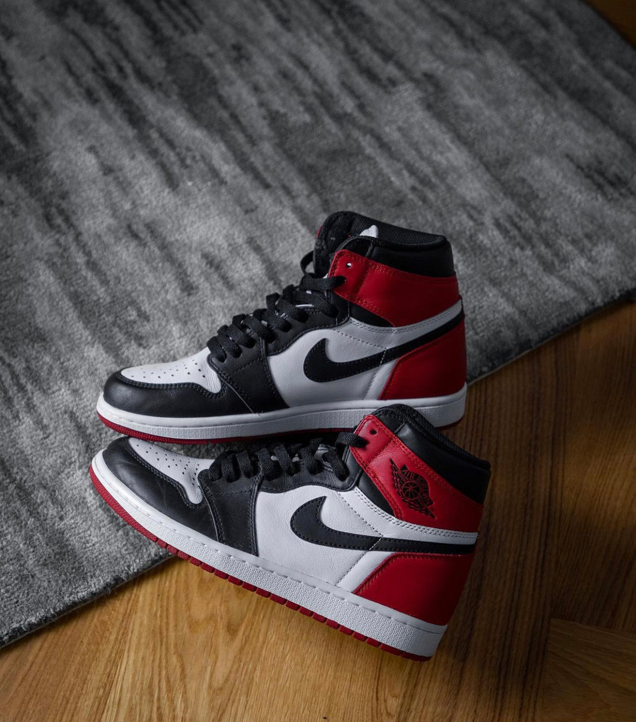 Air Jordan 1 Retro High “Black Toe”