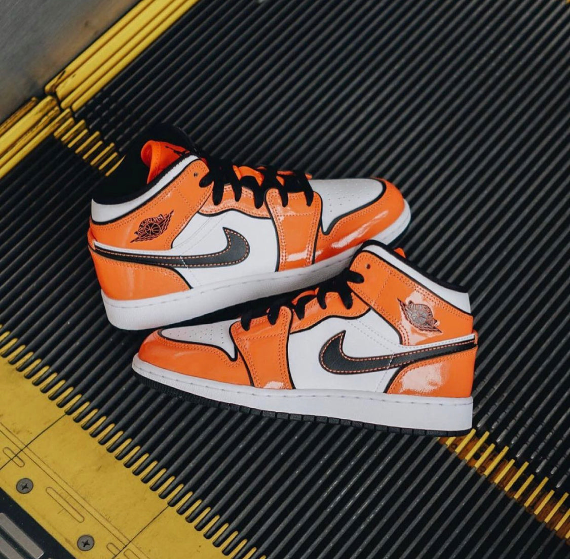 Air Jordan Retro 1 Mid “ Turf Orange ”