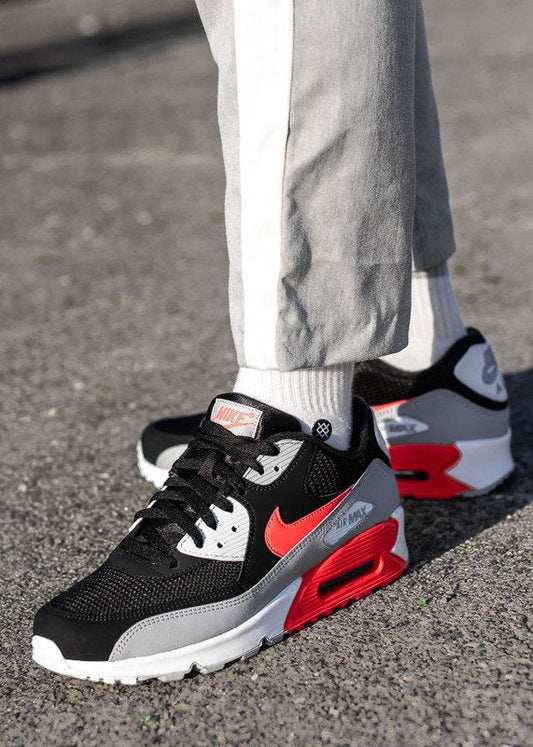 Airmax 90 Essential Wolf Grey / Bright Crimson