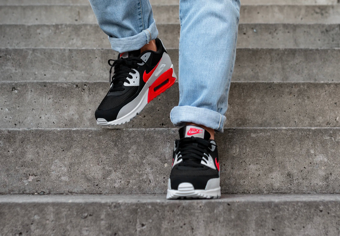 Airmax 90 Essential Wolf Grey / Bright Crimson