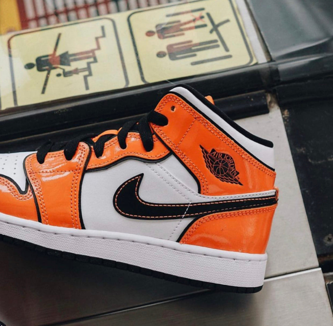 Air Jordan Retro 1 Mid “ Turf Orange ”