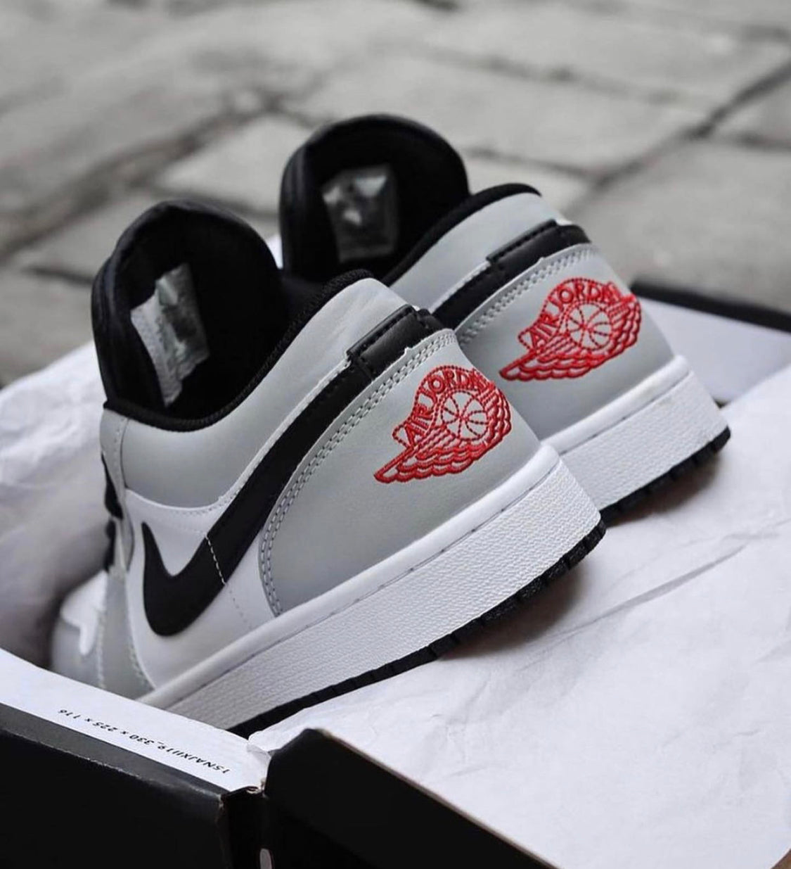 Air Jordan 1 Retro Low “Light Smoke Grey”