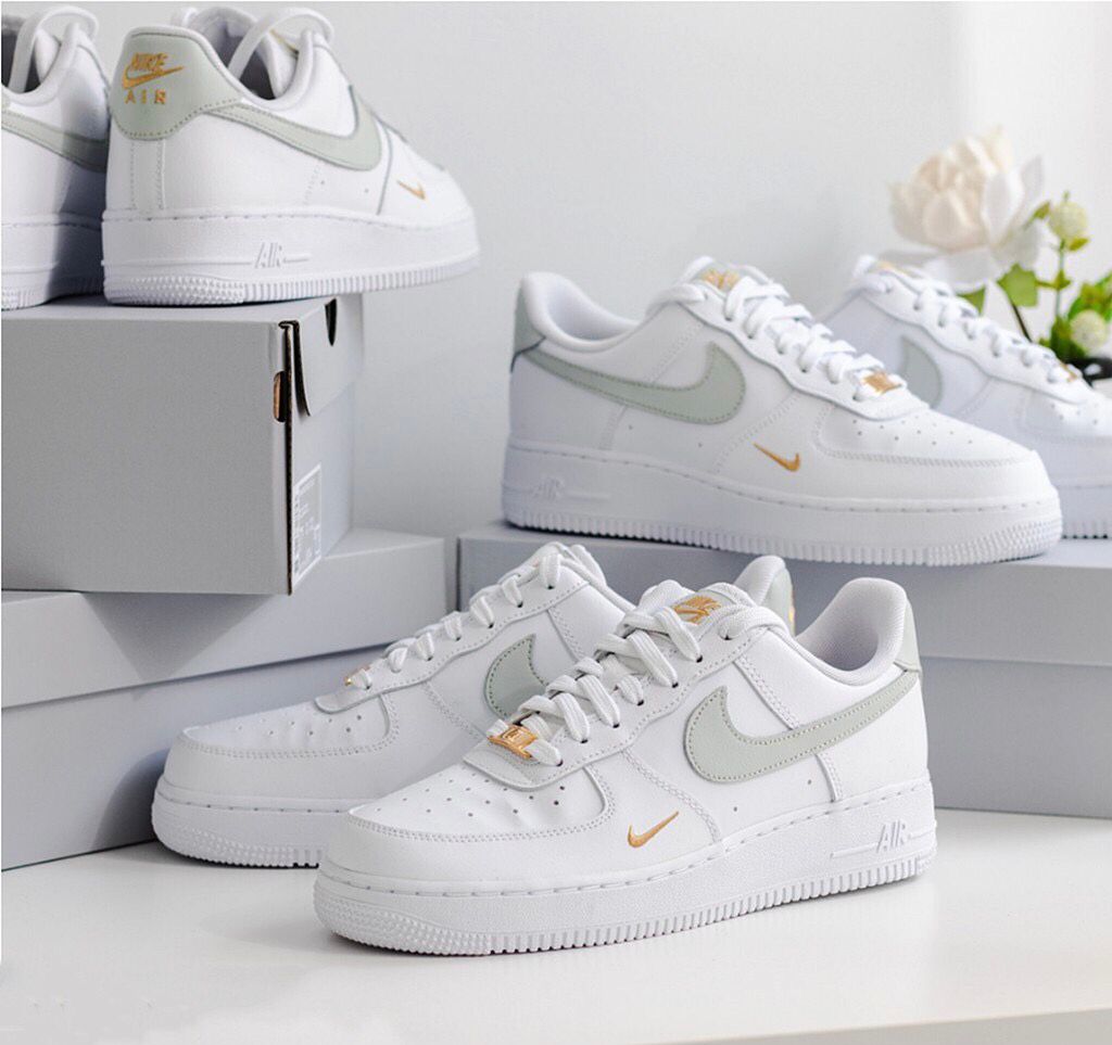 Airforce 1 Low 07 Essential “ White / Grey “