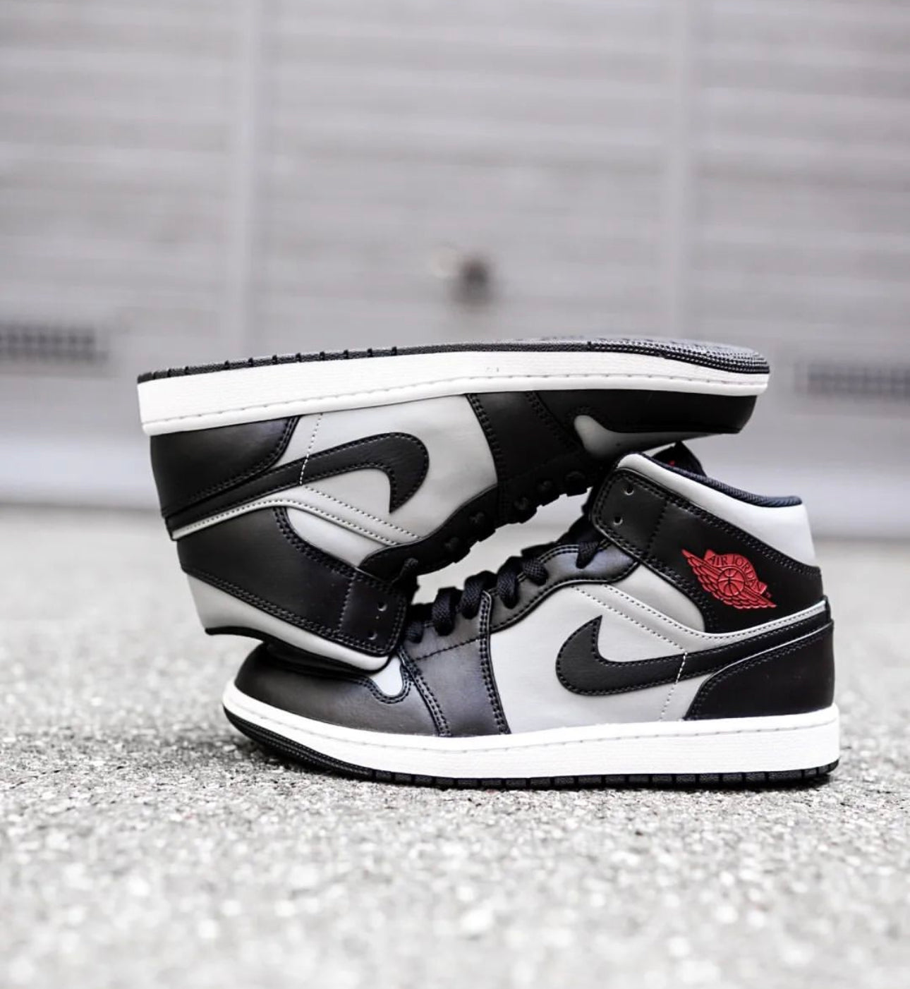 Air Jordan 1 Mid “ Shadow Red “