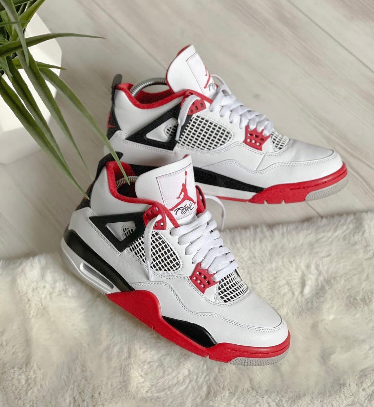 Air Jordan 4 Retro “Fire Red”