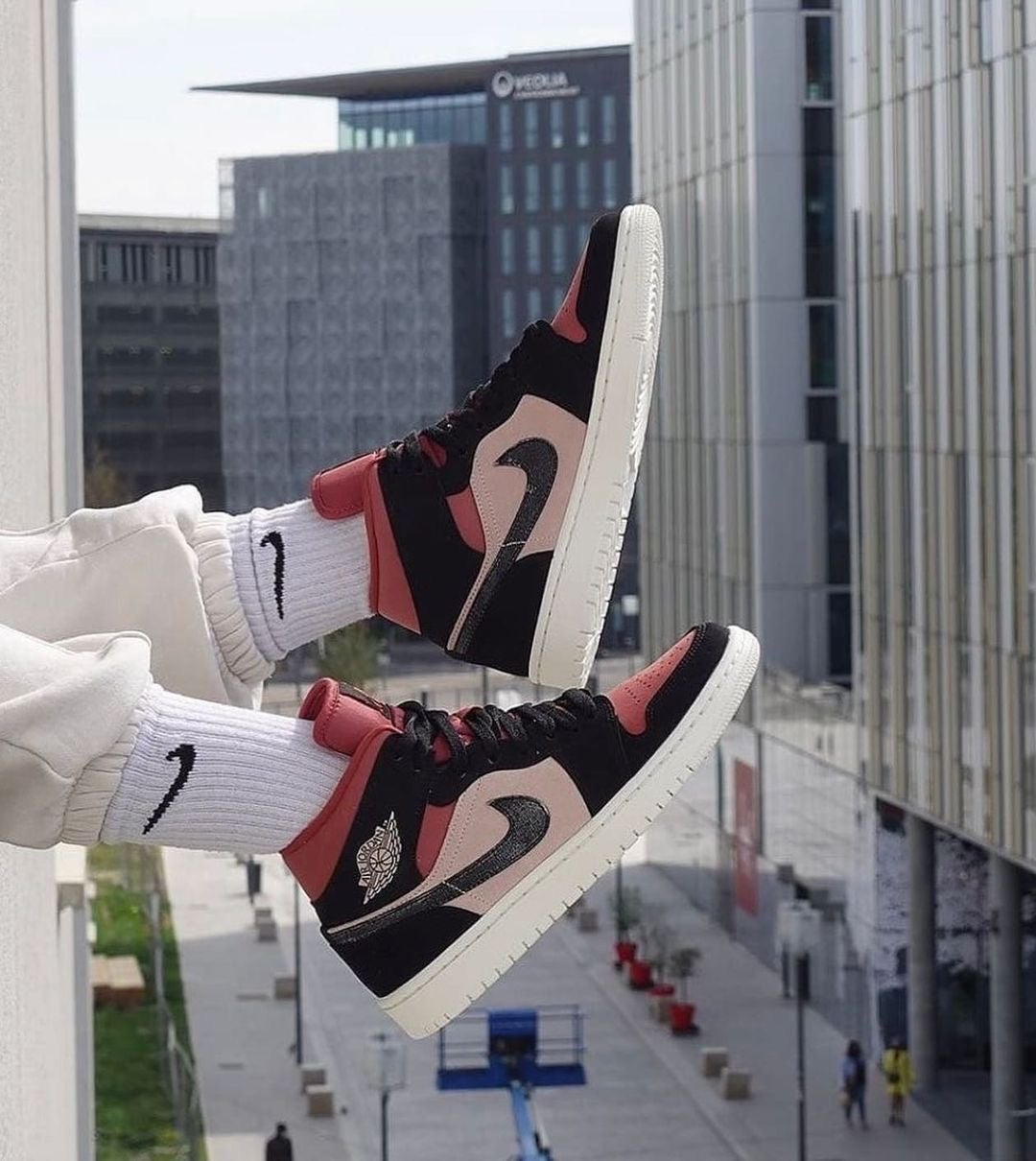 WMNS Air Jordan Retro 1 Mid “ Canyon Rust ”