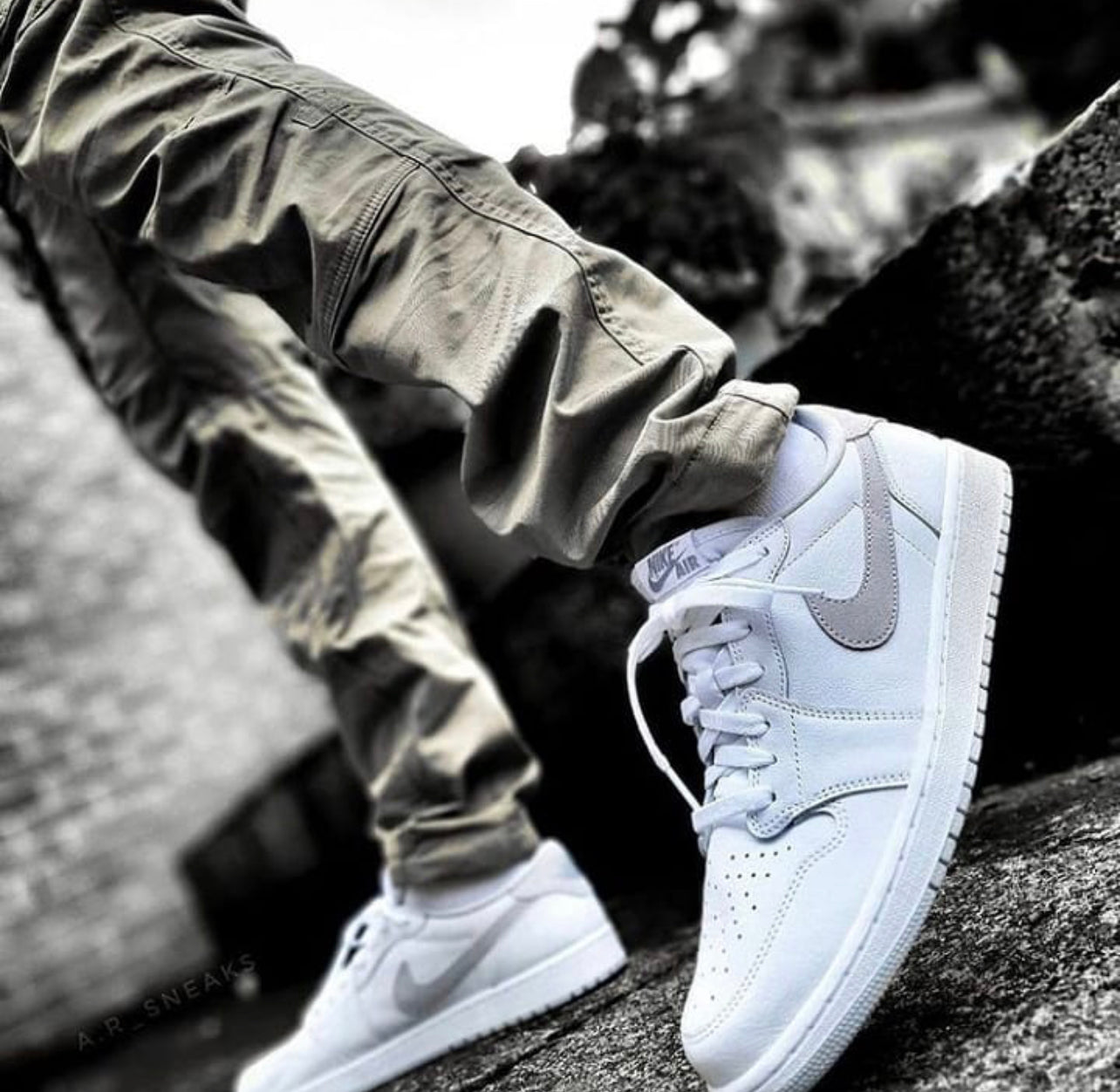 Jordan 1 Low “Neutral Grey”