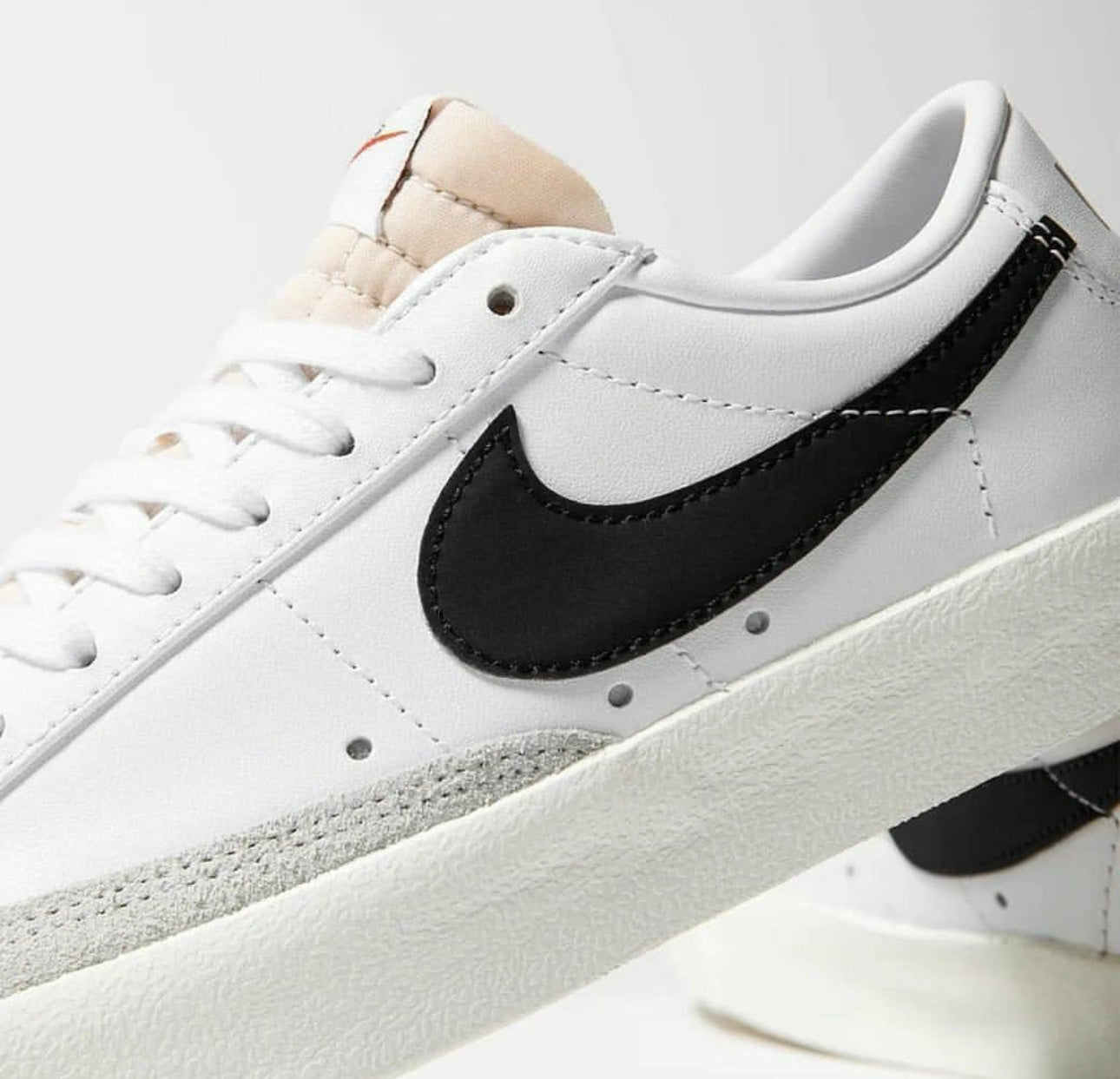 Blazer low vintage 77 “White/Black”