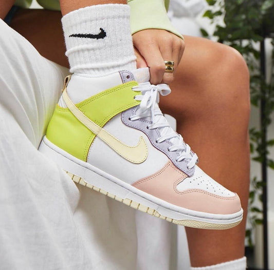 WMNS Dunks High “Lemon Twist”