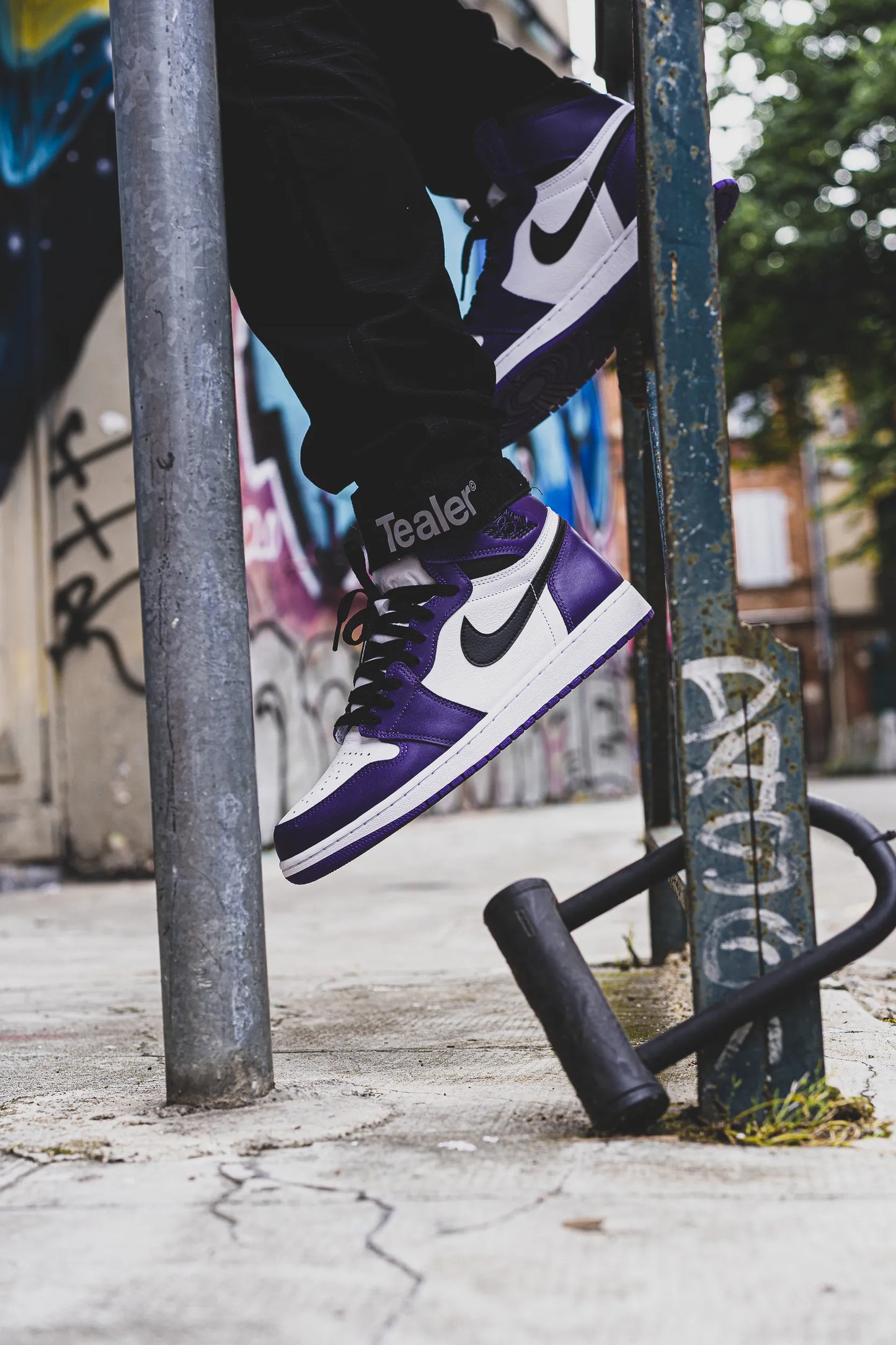 Air Jordan 1 High Court Purple