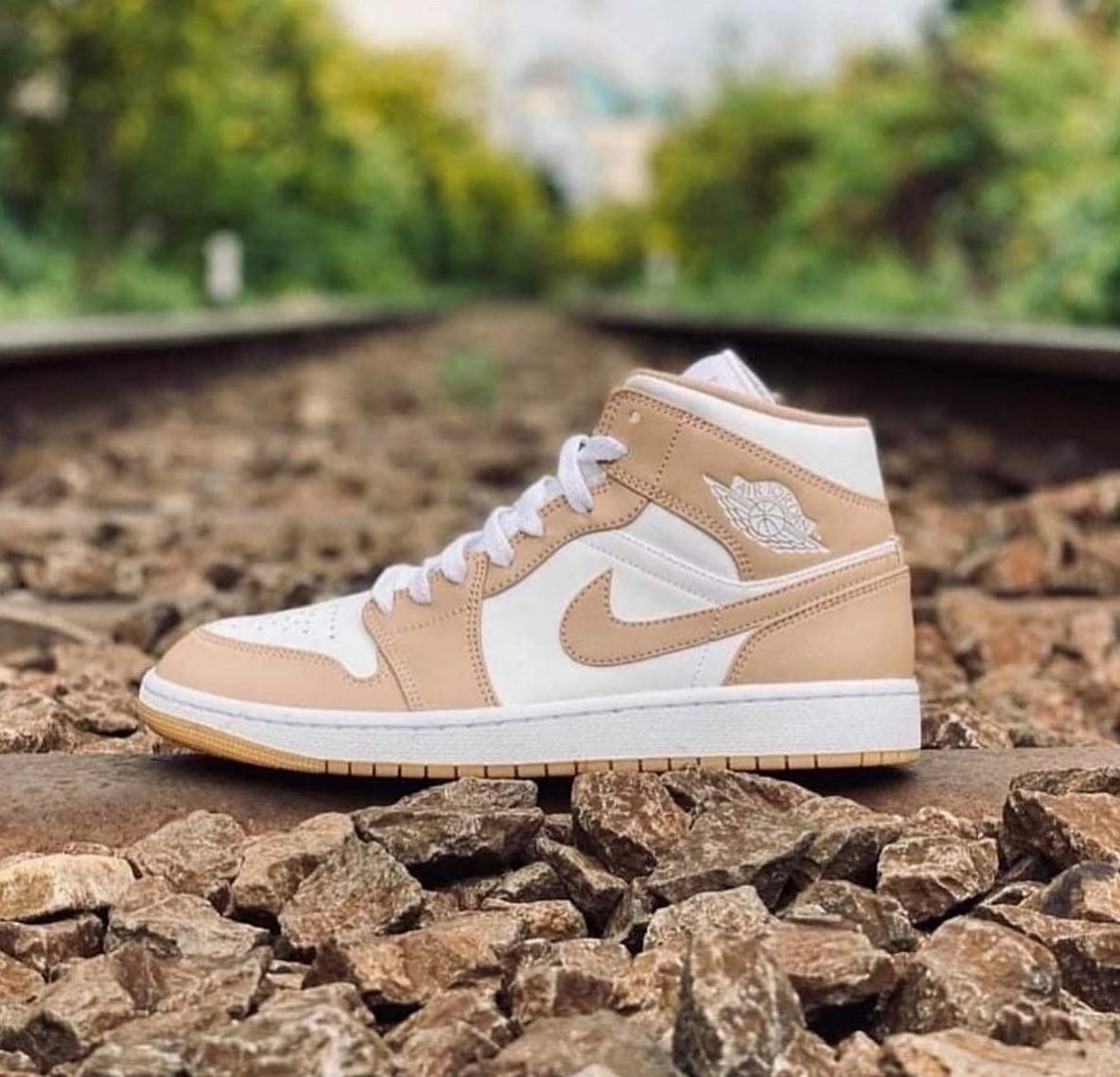 Air Jordan 1 Mid “Tan Gum”