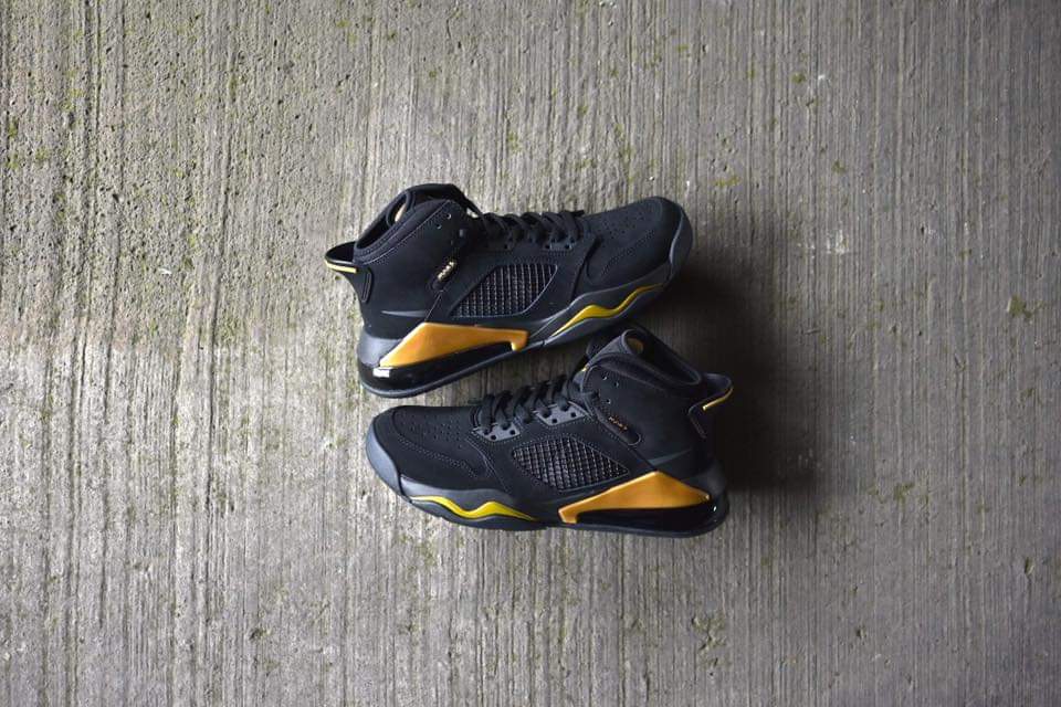 Air Jordan Mars 270 “ Black / Gold”