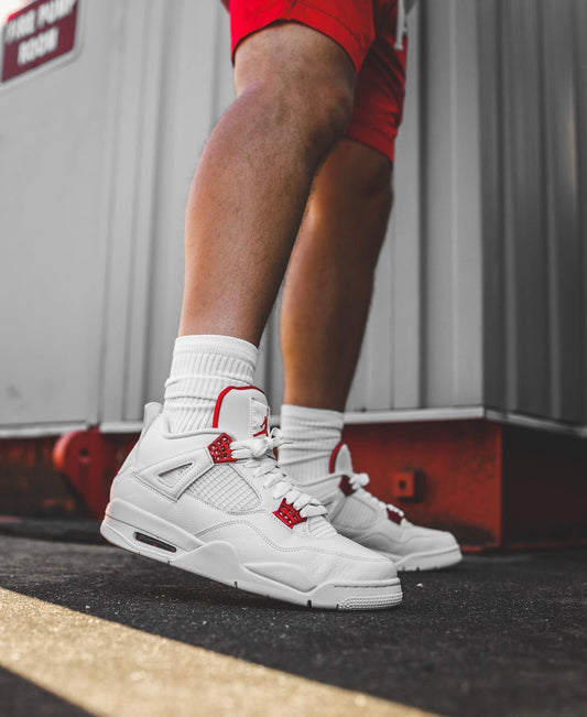 Air Jordan 4 “ Metallic Red ”