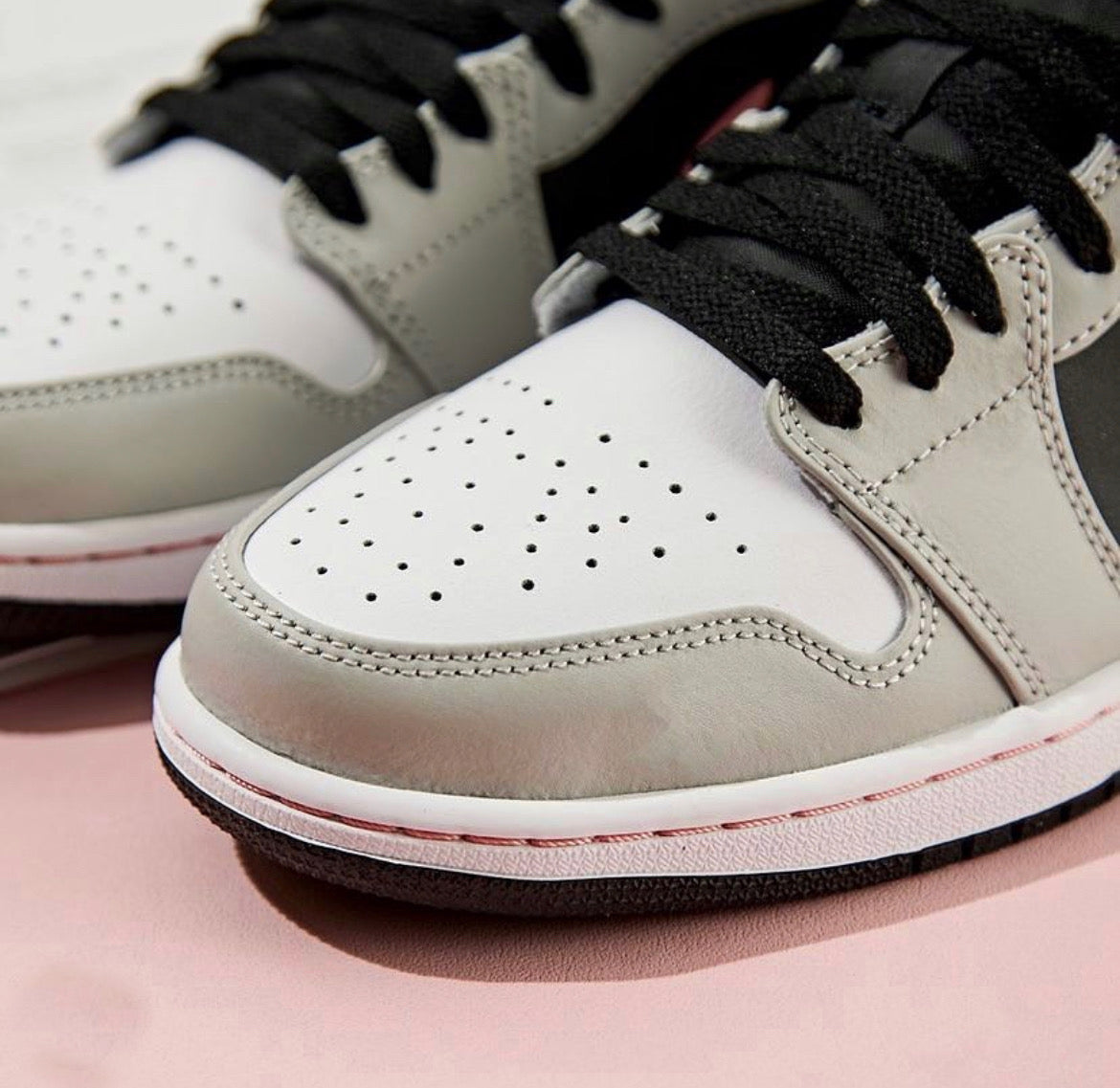 Air Jordan 1 Low “ Grey Pink Black “