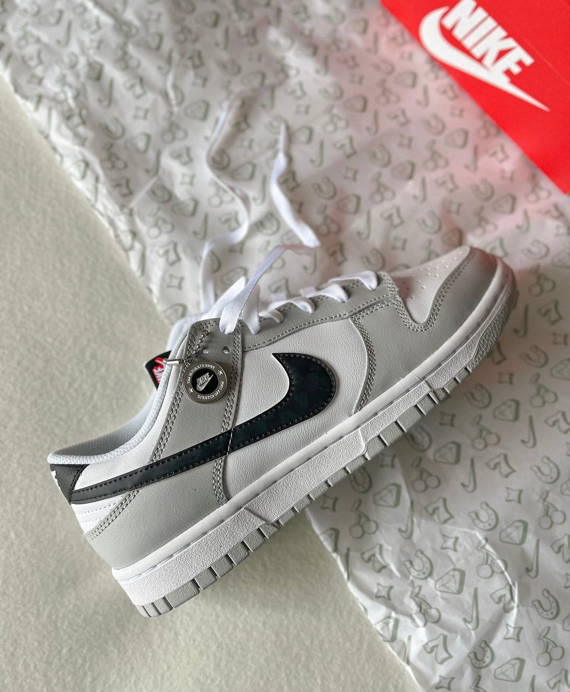 Dunk Low SE “ Lottery Grey “