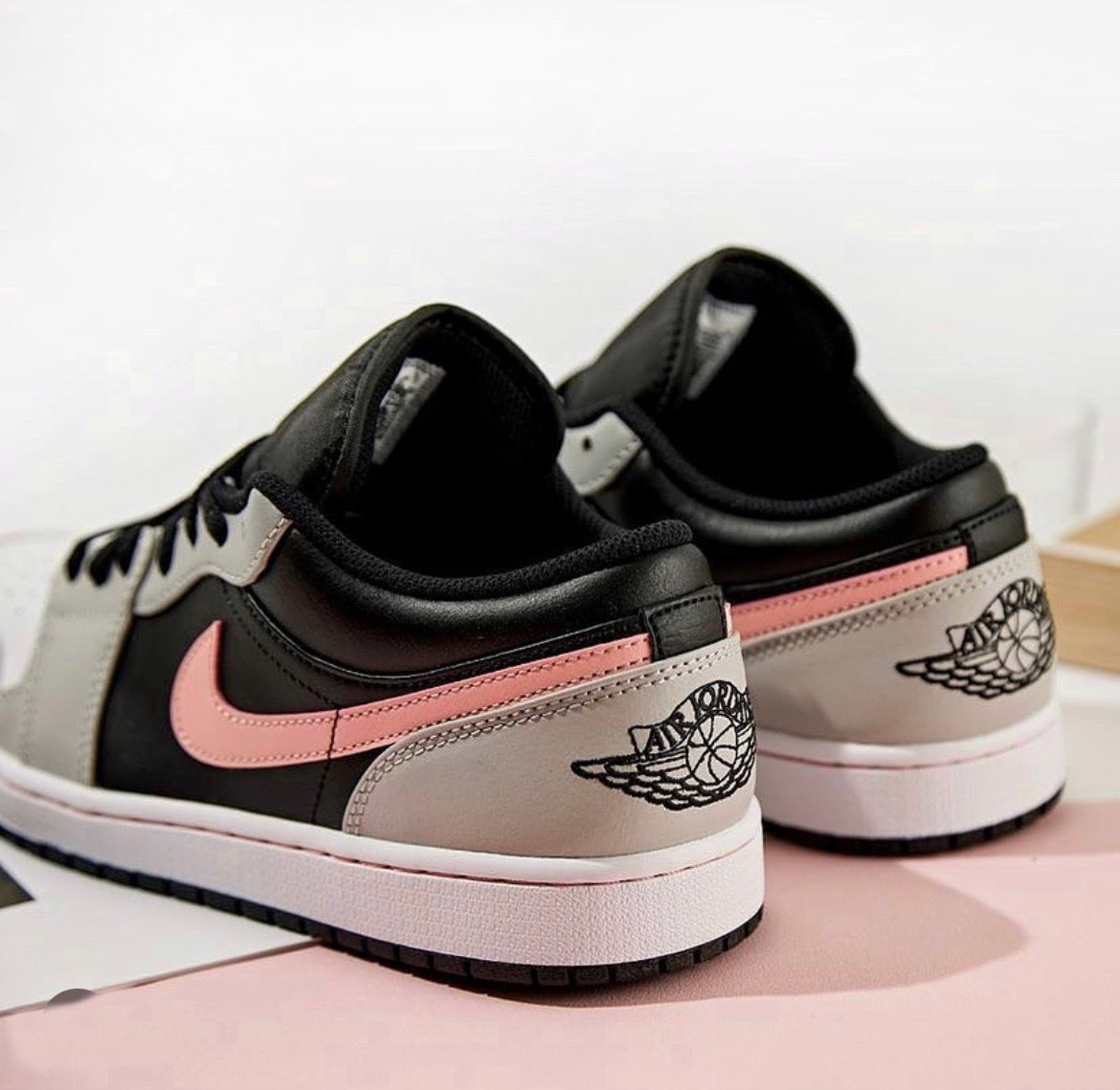 Air Jordan 1 Low “ Grey Pink Black “