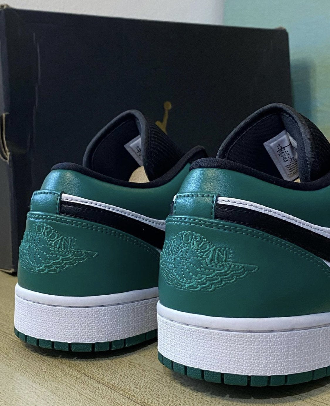 AJ 1 Low Mystic Green