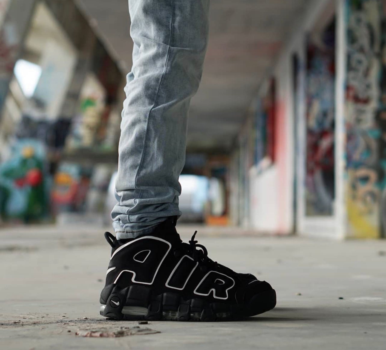 Air More Uptempo “Black/White”