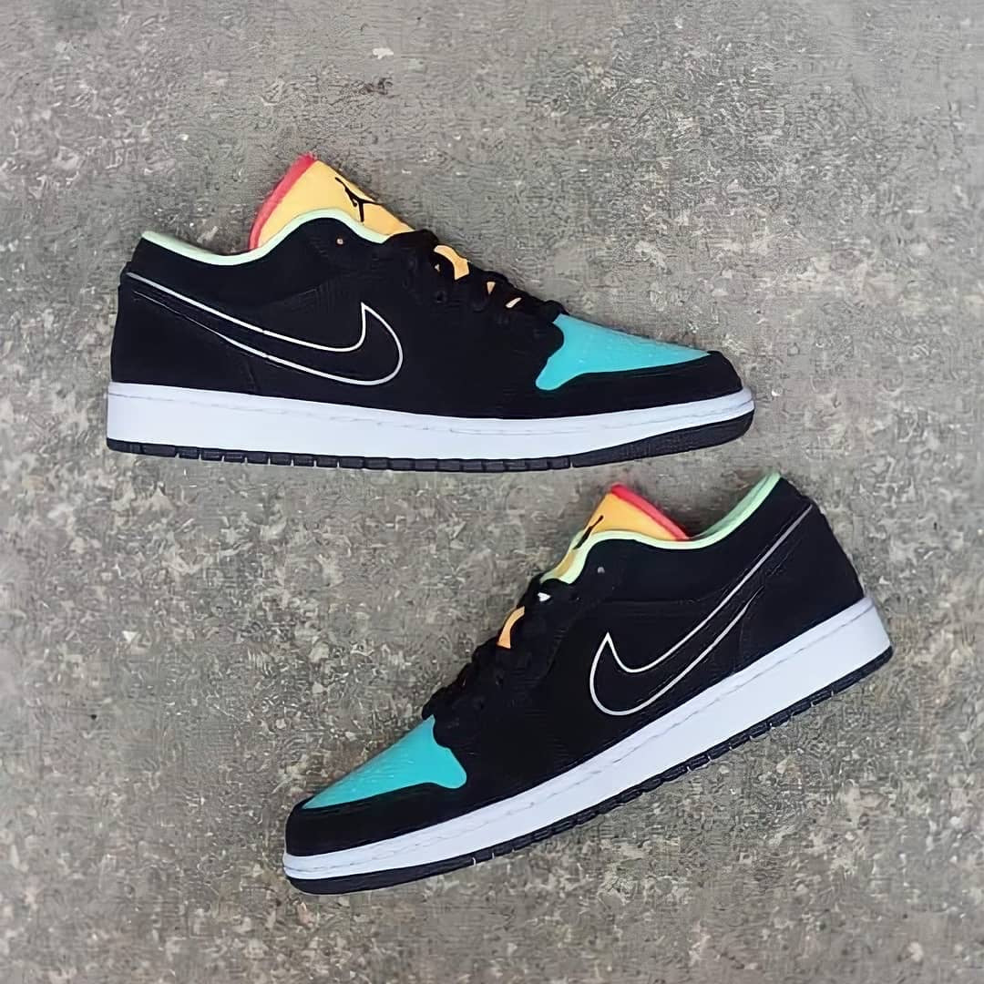 Air Jordan 1 Low “ Aurora Green “