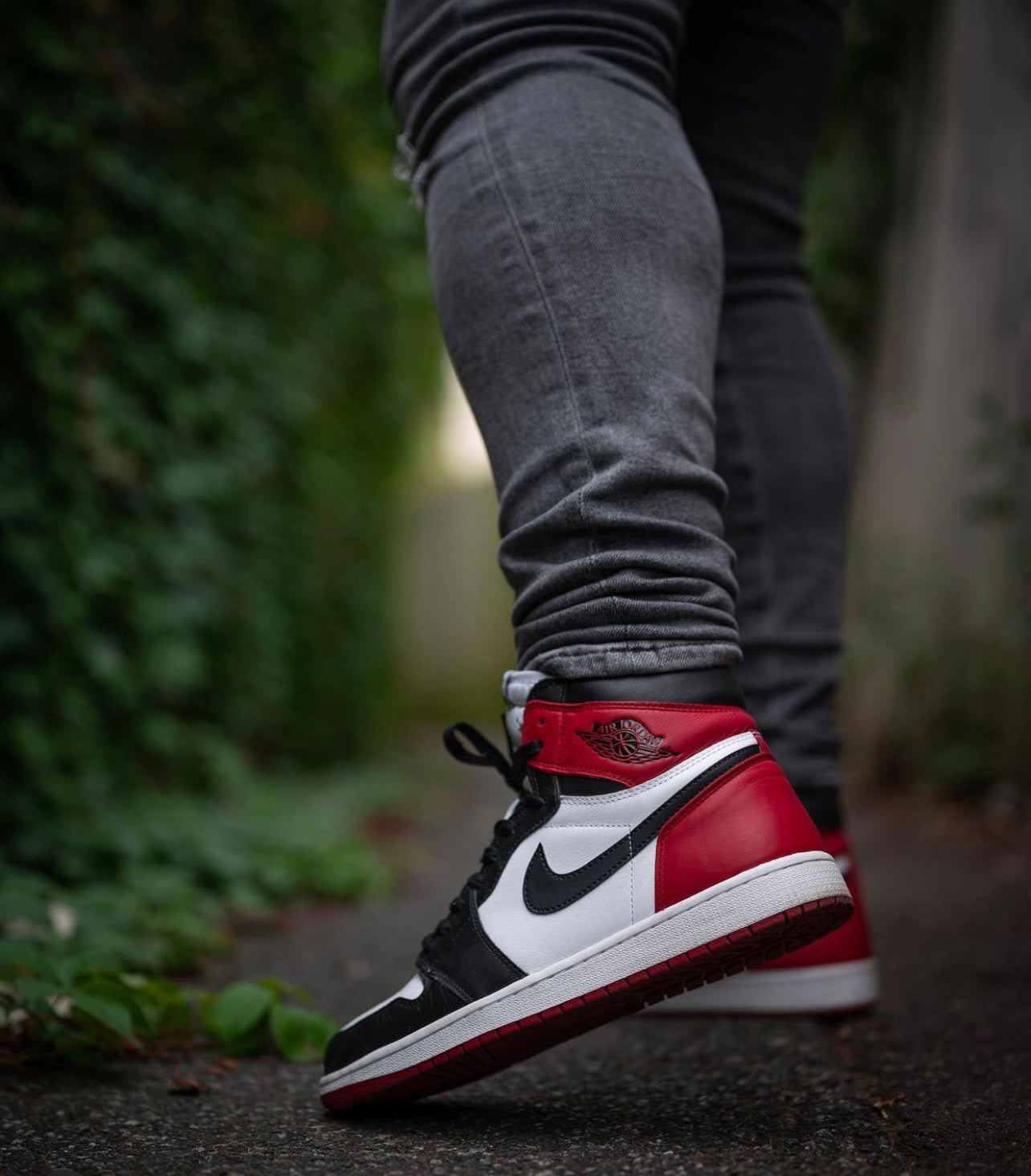 Air Jordan 1 Retro High “Black Toe”