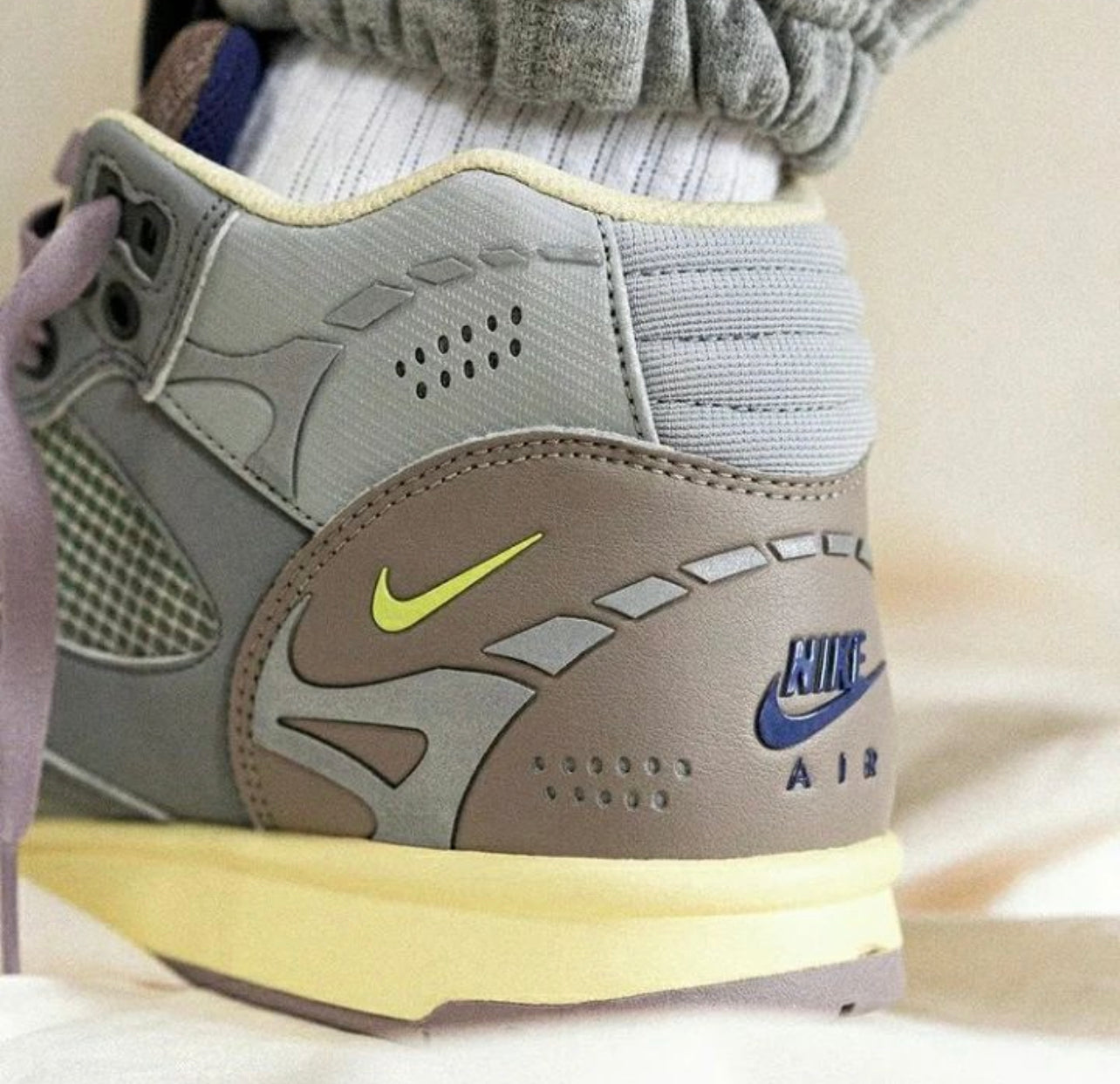 Air Trainer 1 SP “HoneyDrew”