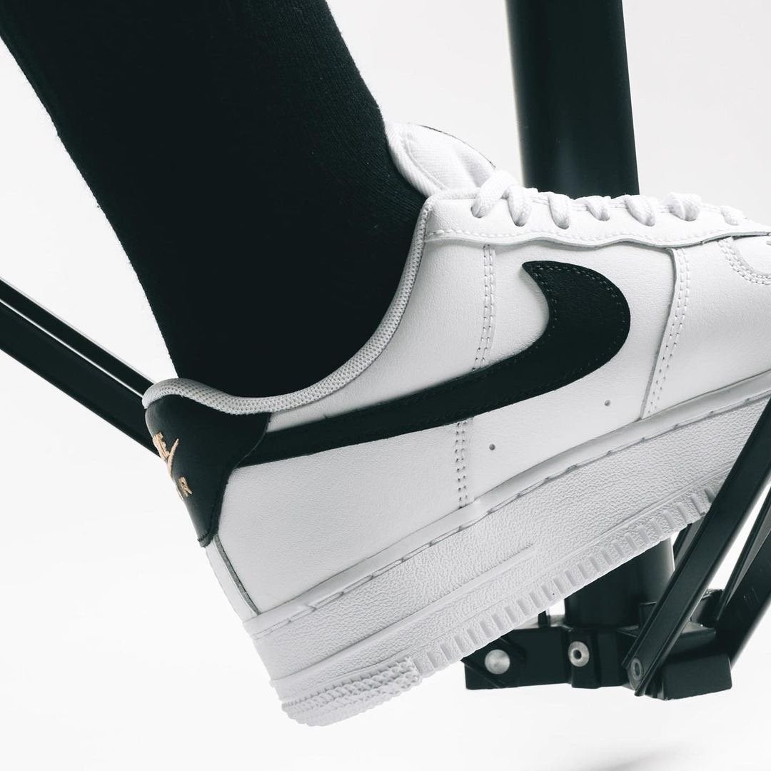 WMNs Airforce 1 Low 07 Essential White / Black