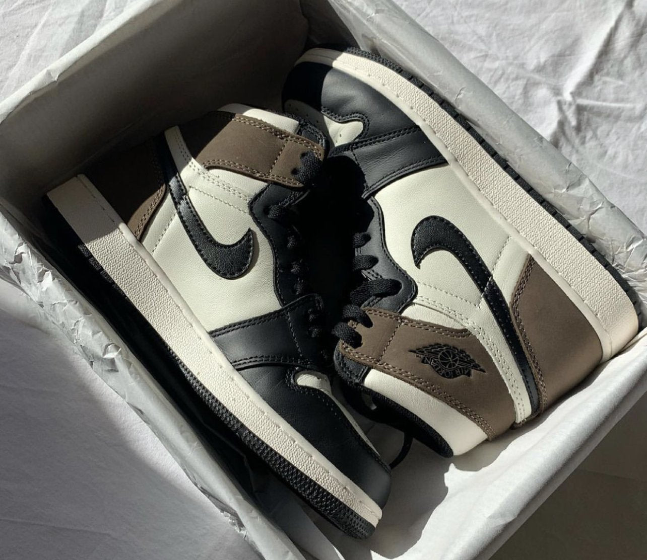 Air Jordan Retro 1 High “Mocha”