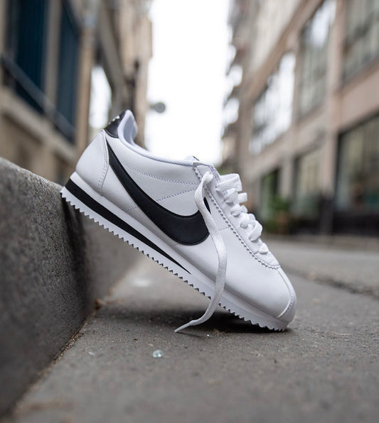 Air Cortez Classic “ Black / White “