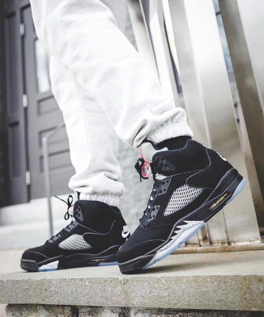 Air Jordan 5 Retro “Black Metallic”